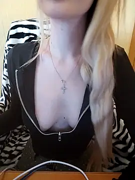 Snapshot of Elza_kom chatting on 02/25/25, 10:37 Elza kom online show from 02/25/25, 10:37