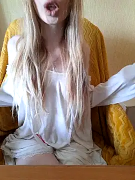 Snapshot of Elza_kom chatting on 09/11/25, 04:45 Elza kom online show from 09/11/25, 04:45