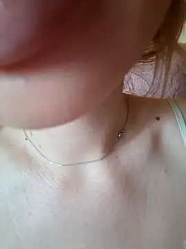 Elza kom online show from 11/03/25, 02:24