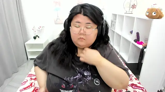 Nadine asian online show from 06/25/26, 05:12
