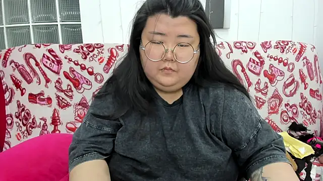 Nadine asian online show from 06/26/26, 08:52