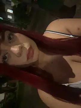 Snapshot of RavenM8 chatting on 12/17/25, 01:22 RavenM8 online show from 12/17/25, 01:22