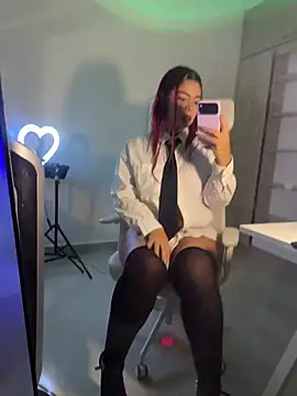 Snapshot of RavenM8 chatting on 02/25/26, 12:53 RavenM8 online show from 02/25/26, 12:53