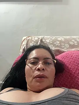 Snapshot of Janna099 chatting on 06/25/26, 01:37 Janna099 online show from 06/25/26, 01:37
