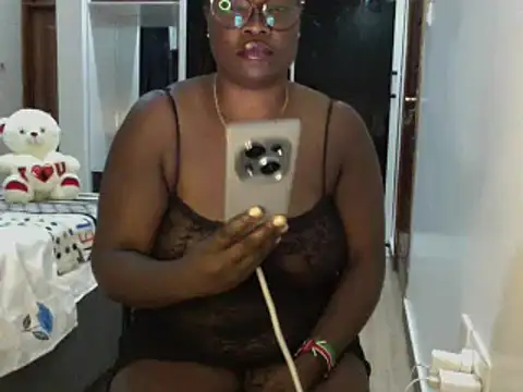 Snapshot of Nevvy_Pretty chatting on 01/22/25, 03:52 Nevvy Pretty online show from 01/22/25, 03:52