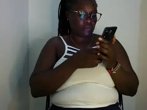 Snapshot of Nevvy_Pretty chatting on 01/23/25, 02:55 Nevvy Pretty online show from 01/23/25, 02:55