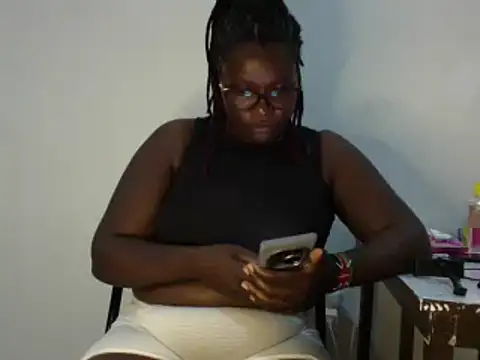 Snapshot of Nevvy_Pretty chatting on 01/24/25, 02:07 Nevvy Pretty online show from 01/24/25, 02:07