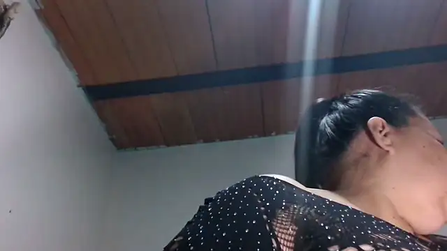 kendalkitty1 online show from 11/15/25, 06:22