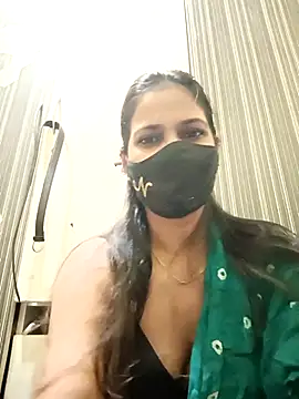 Snapshot of indianliza chatting on 10/25/25, 02:35 indianliza online show from 10/25/25, 02:35
