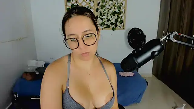 isa loves cum online show from 09/17/25, 11:50