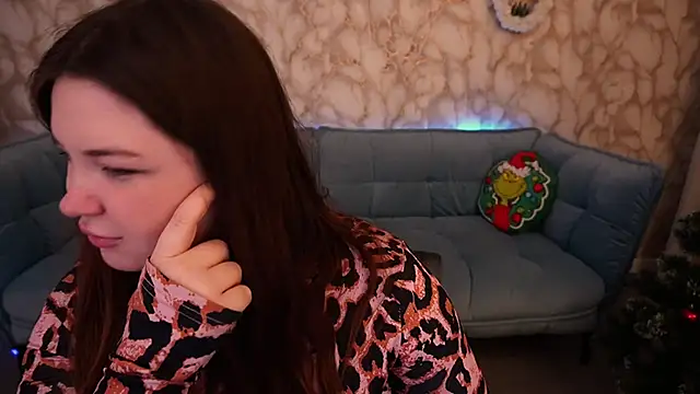 RosieMoons online show from 12/16/25, 08:14