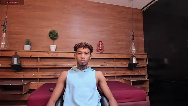 sexy blacks  online show from 02/07/25, 11:45