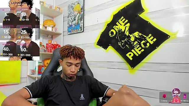 sexy blacks  online show from 02/08/25, 11:33