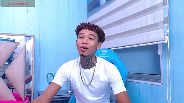 sexy blacks  online show from 03/12/25, 11:31