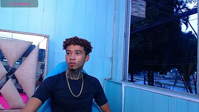 sexy blacks  online show from 03/20/25, 11:27