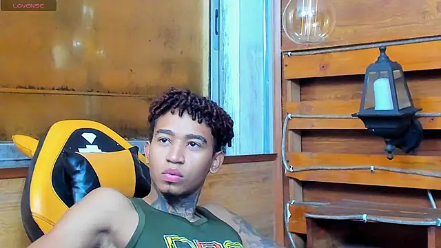 sexy blacks  online show from 09/25/25, 11:25