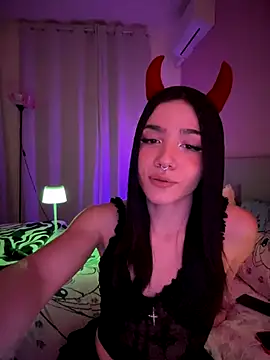 Snapshot of ShannonShanny chatting on 10/29/25, 06:53 ShannonShanny online show from 10/29/25, 06:53