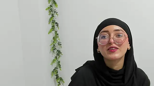 Snapshot of aysel_elid chatting on 12/04/24, 09:57 aysel elid online show from 12/04/24, 09:57