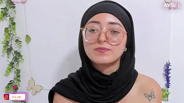 Snapshot of aysel_elid chatting on 03/22/25, 10:59 aysel elid online show from 03/22/25, 10:59