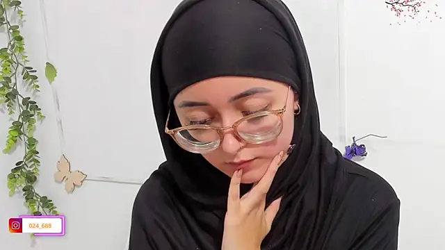 Snapshot of aysel_elid chatting on 09/10/25, 11:38 aysel elid online show from 09/10/25, 11:38