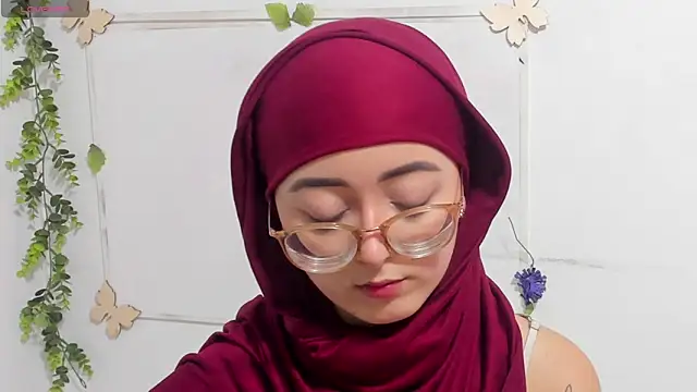 Snapshot of aysel_elid chatting on 10/26/25, 02:28 aysel elid online show from 10/26/25, 02:28