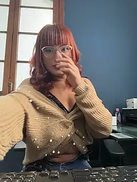 Snapshot of miss_gisselle chatting on 12/22/25, 02:36 miss gisselle online show from 12/22/25, 02:36