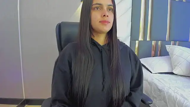 ChloeHarper  online show from 05/27/26, 11:51