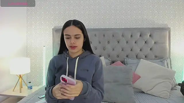 ChloeHarper  online show from 06/17/26, 11:34