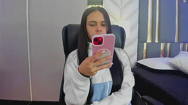 ChloeHarper  online show from 06/21/26, 11:46