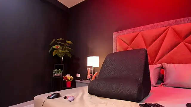 mia milff online show from 09/10/25, 07:14