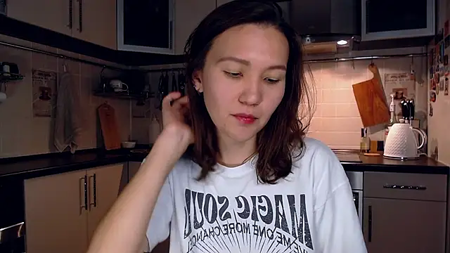 Kelly Yon online show from 09/16/25, 09:38