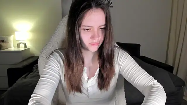 Snapshot of Sonia_moon_ chatting on 03/23/25, 02:04 Sonia moon online show from 03/23/25, 02:04
