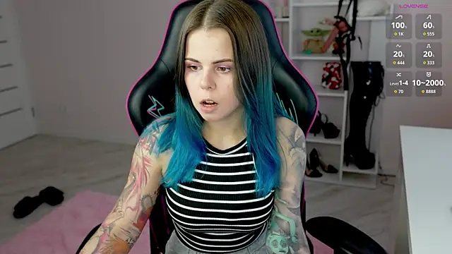 Latex Kitty online show from 04/30/26, 04:13