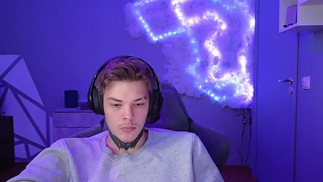 DENIS HERE online show from 12/08/24, 03:45