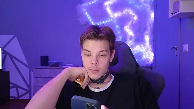 DENIS HERE online show from 12/09/24, 11:15