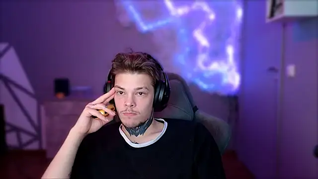 DENIS HERE online show from 12/15/24, 01:22