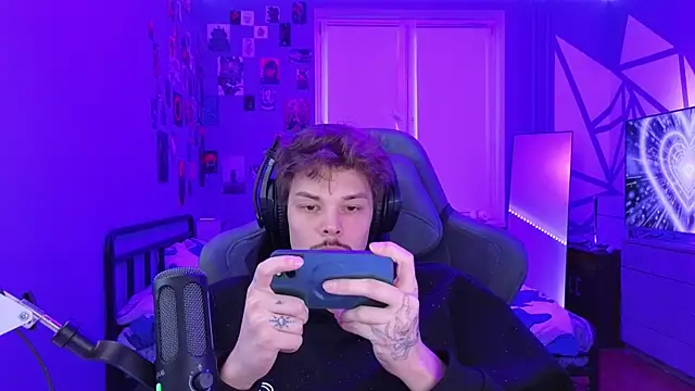 DENIS HERE online show from 02/03/25, 02:02