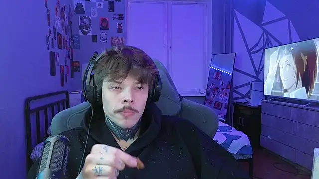 DENIS HERE online show from 02/06/25, 05:30