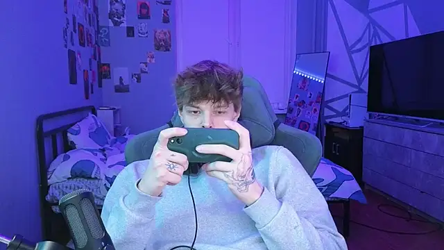 DENIS HERE online show from 02/07/25, 05:51