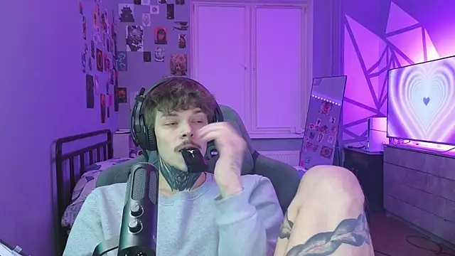 DENIS HERE online show from 02/10/25, 11:45