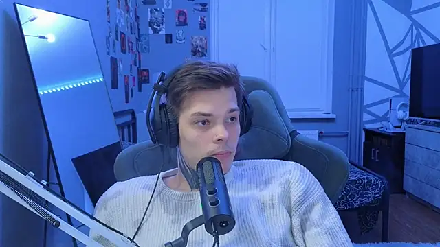 DENIS HERE online show from 03/01/25, 08:31