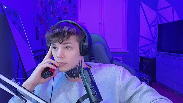 DENIS HERE online show from 03/15/25, 07:27