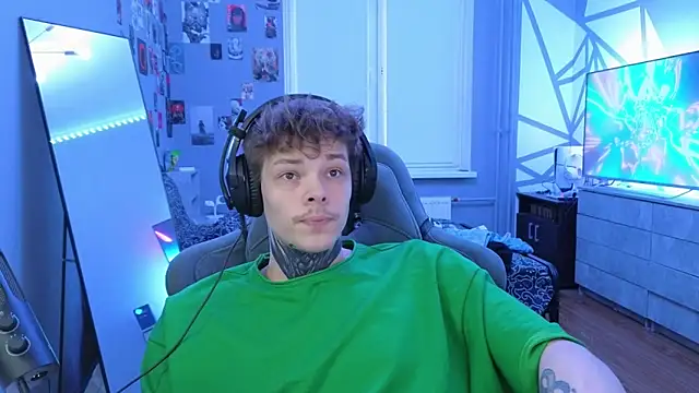 DENIS HERE online show from 03/20/25, 03:36