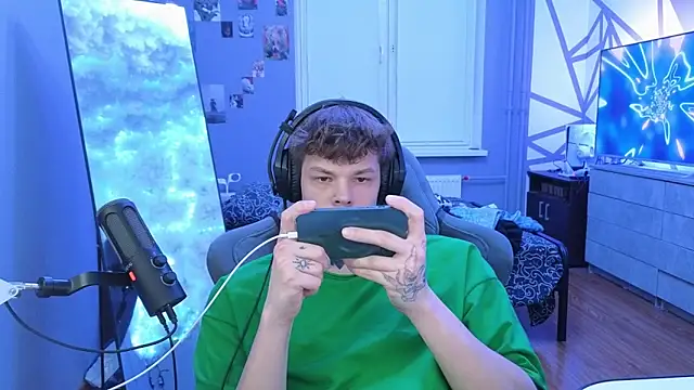 DENIS HERE online show from 03/20/25, 06:42