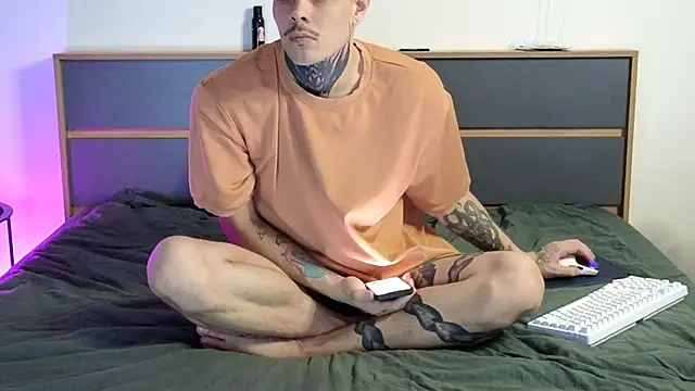 DENIS HERE online show from 11/10/25, 06:07