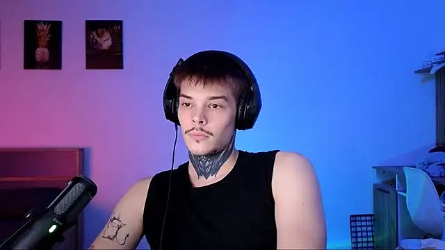 DENIS HERE online show from 11/21/25, 06:06