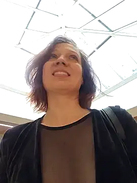 Snapshot of Exhibitionsplit chatting on 02/15/25, 02:33 Exhibitionsplit online show from 02/15/25, 02:33