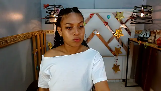 Naomi Tylers online show from 09/12/25, 11:37