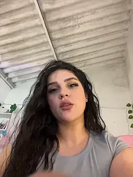Snapshot of violet-333 chatting on 04/27/26, 05:33 violet-333 online show from 04/27/26, 05:33
