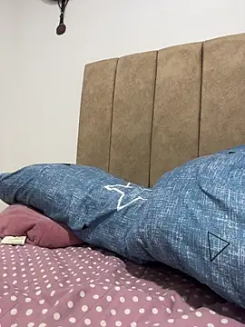 cristel 17 online show from 11/28/25, 09:17